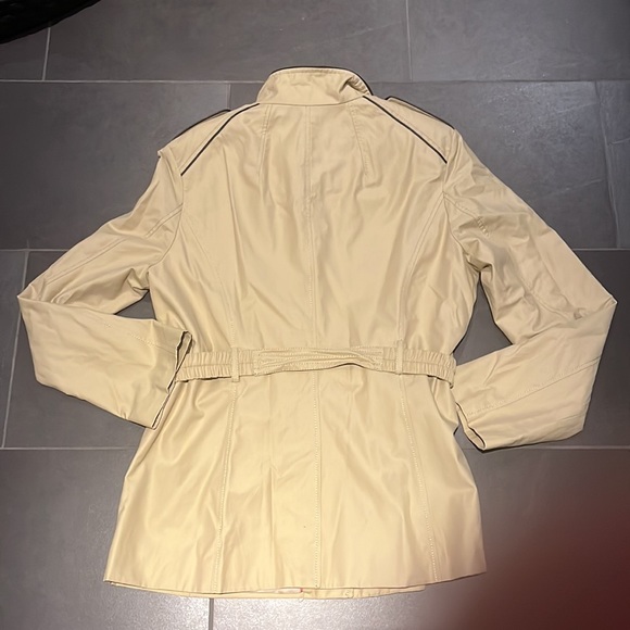 Vince Camuto Military-Inspired short Utility Trench - Picture 4 of 5